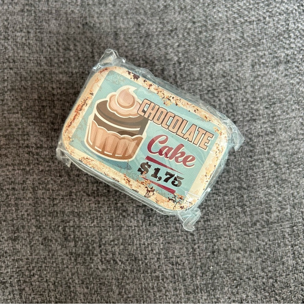 Adorable “CHOCOLATE CAKE” Mini Travel Tin, Pill, Jewelry, Gift Box, Aqua, Tan - Picture 13 of 16